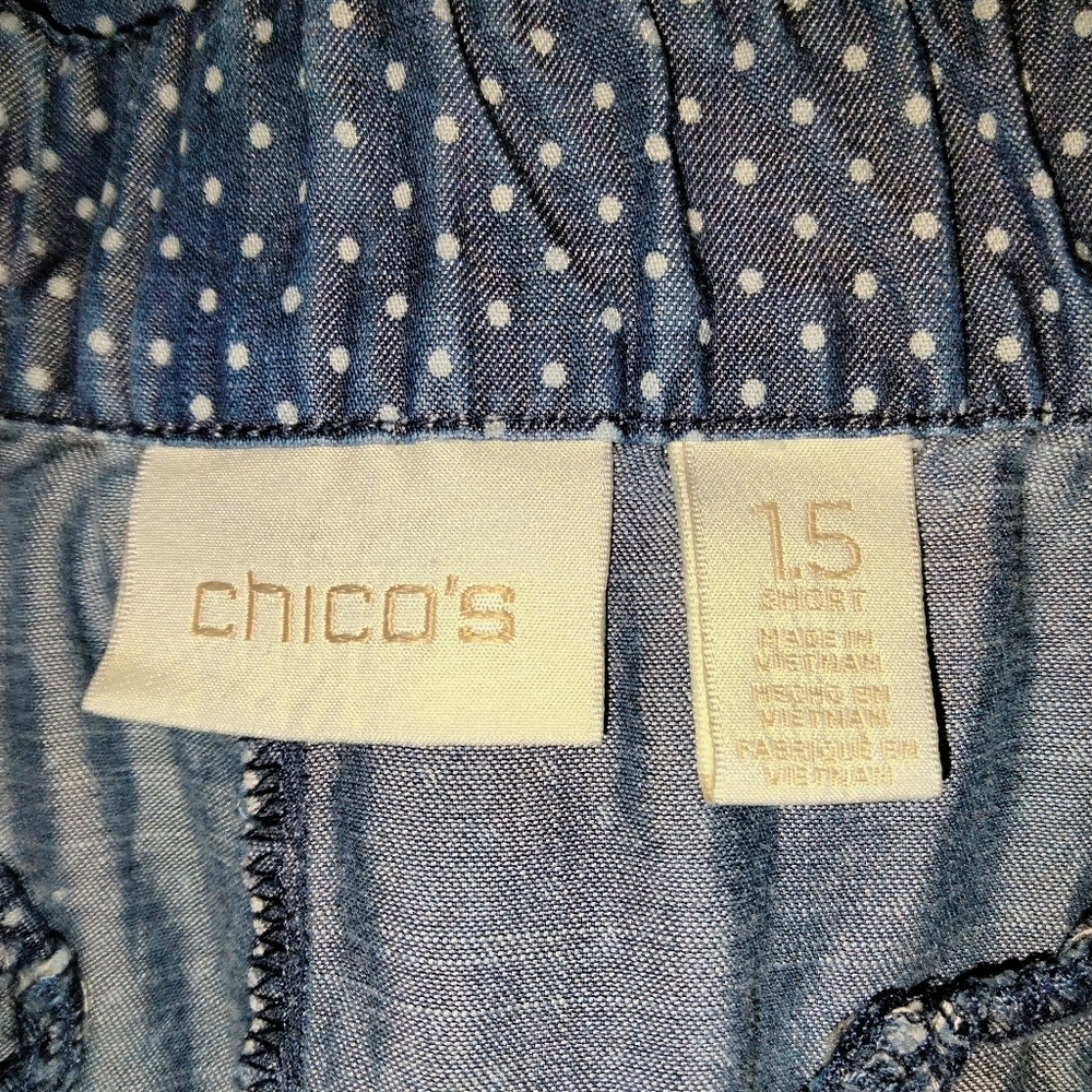 Chico's (Size 1.5/M/10) Chambray Denim Polka Dot Pattern Long Line Shorts - Picture 9 of 12